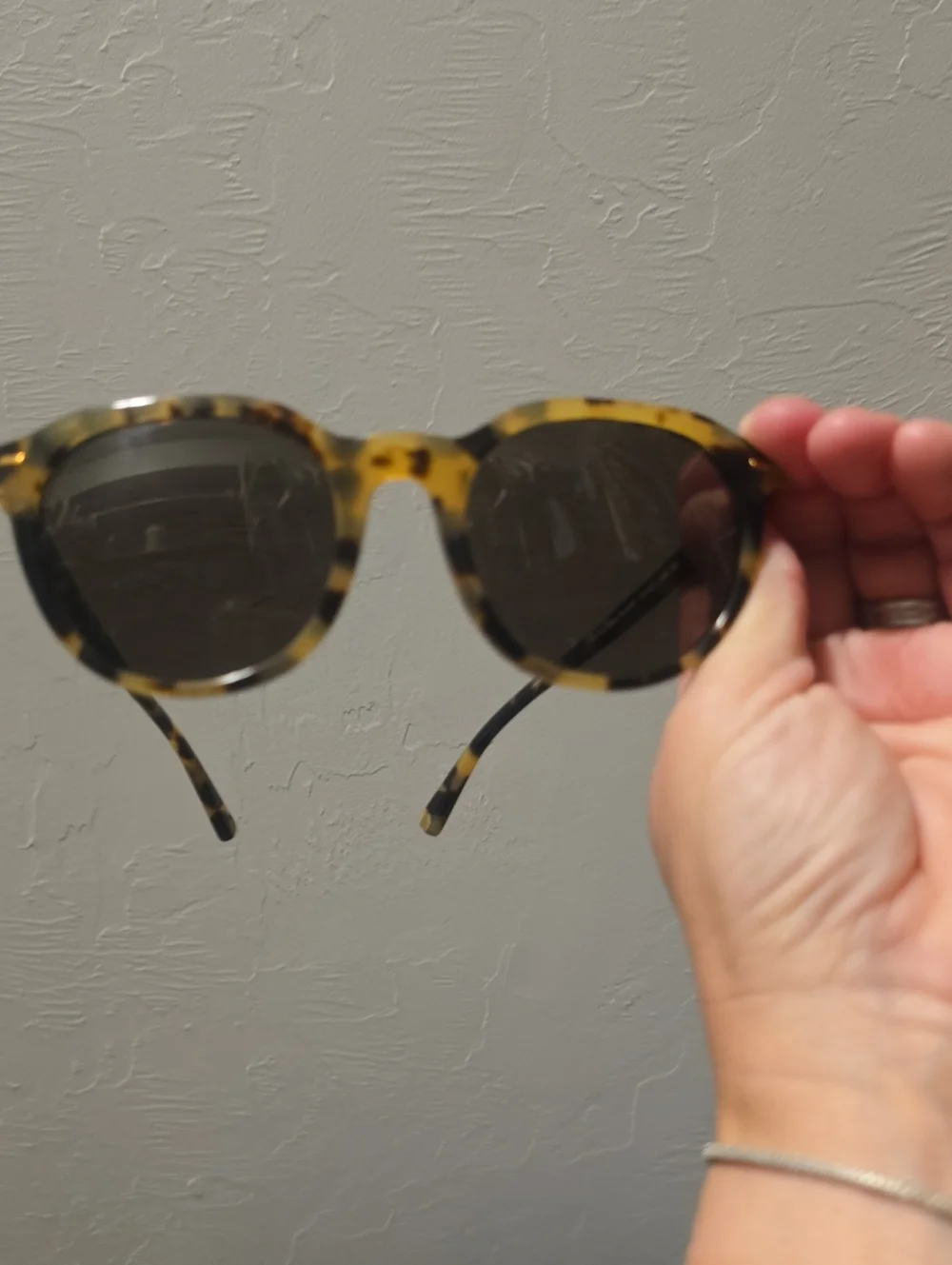 Women's Coach HC8339U Sunglasses In Case